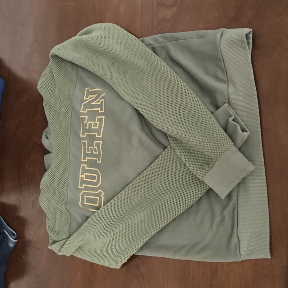 Kaki Green Queen Shirt - Picture 1 of 3